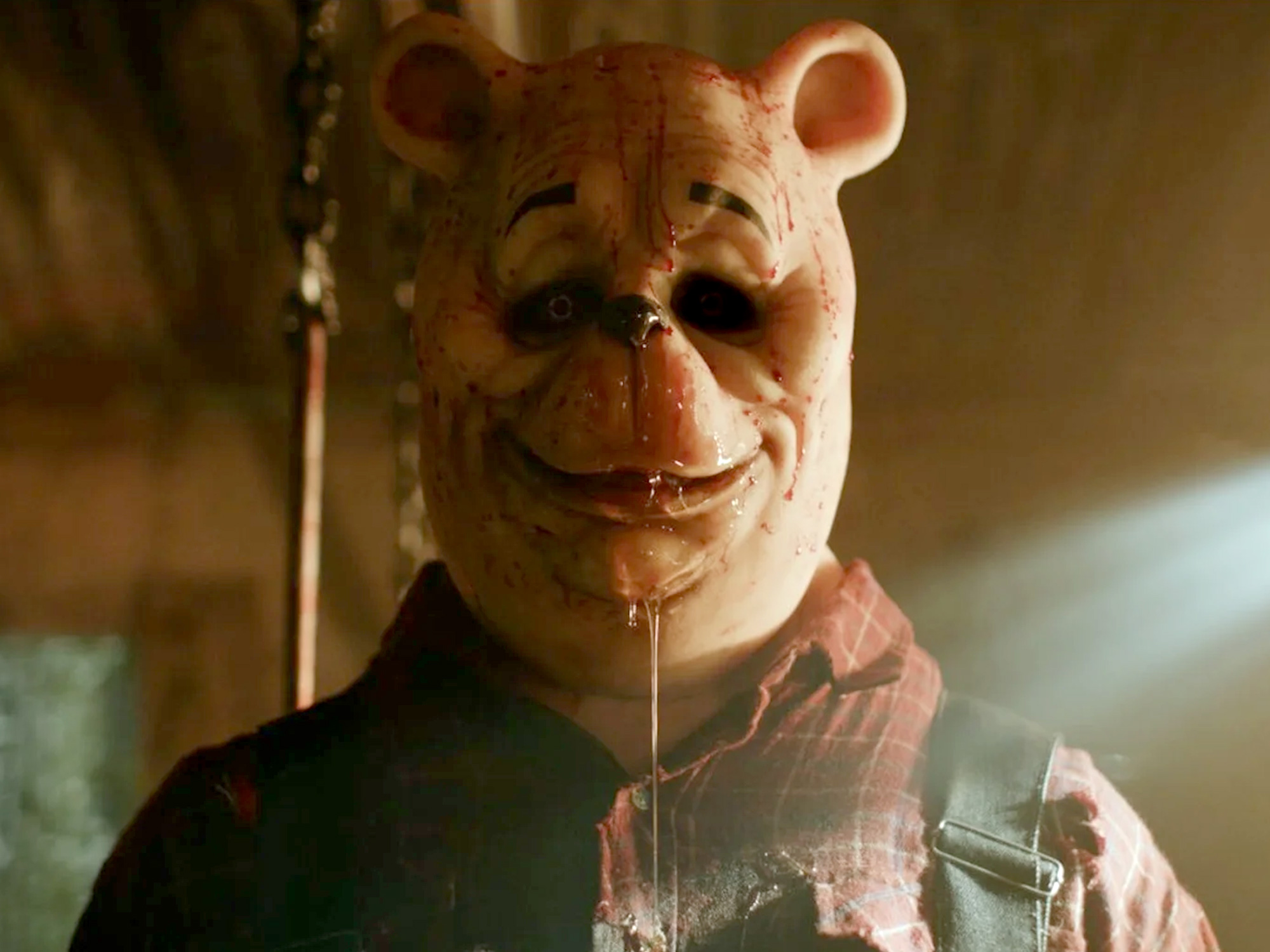     Puchatek: Krew i miód - horror już na ekranach polskich kin. Co trzeba wiedzieć?